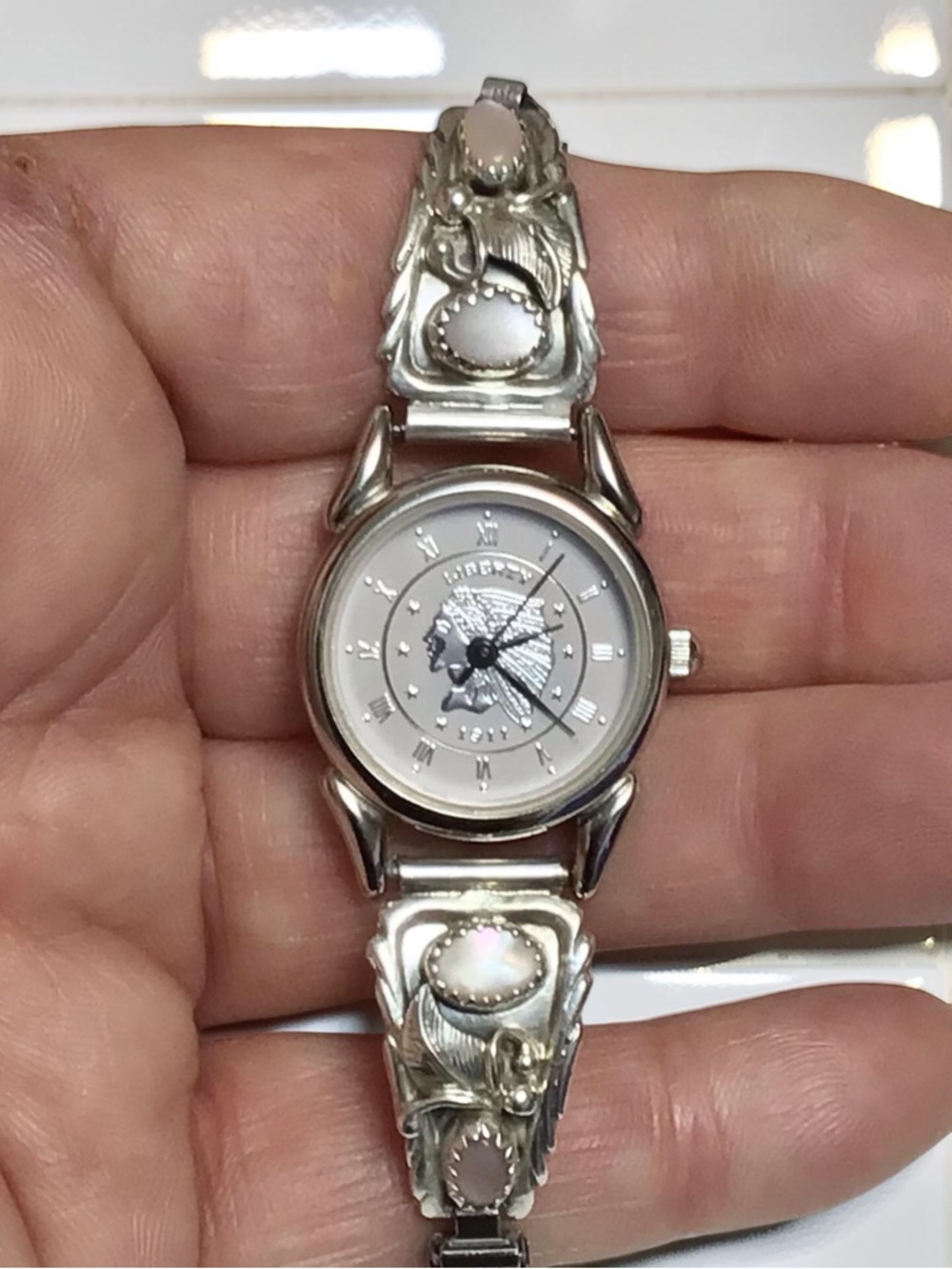 Sterling Silver Mother-of-Pearl Native-American Tips Indian Head Watch. - Picture 7 of 13